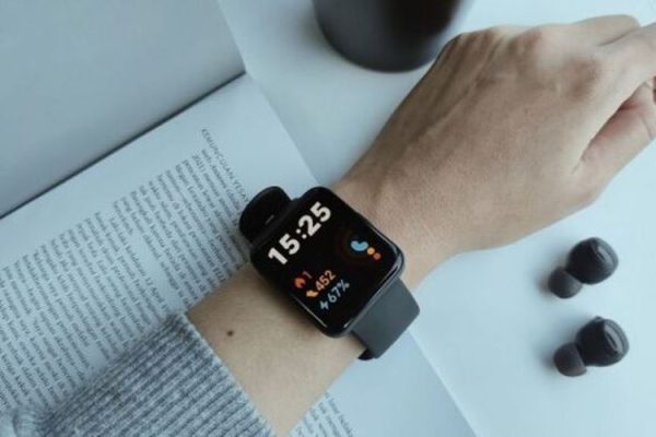 ساعت هوشمند شیائومی مدل Redmi watch 2 lite – نسخه گلوبال – اورجینال – همراه هندزفری بلوتوث هدیه و دستبند هدیه و کارت گارانتی یکساله