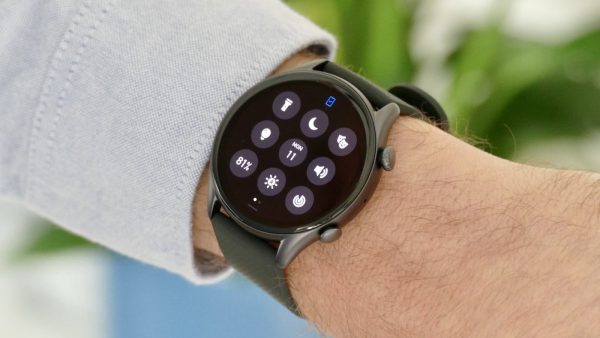 ساعت هوشمند شیائومی مدل Amazfit GTR 3 – نسخه گلوبال – اورجینال – همراه هندزفری بلوتوث هدیه و دستبند هدیه و کارت گارانتی یکساله